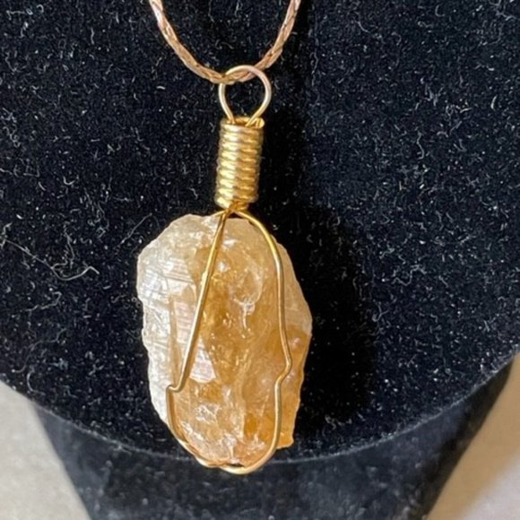Citrine Caged Pendant Hanging from an 24" 80's Gold Faux Chain, Classic - Picture 3 of 9